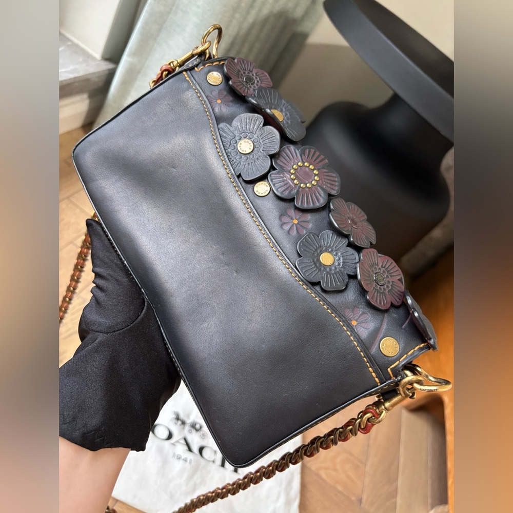 COACH Dinky Bag With Tea Rose - Picture 4 of 16